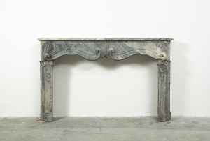 Extraordinair French Fireplace Mantel, Louis XIV Style.