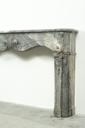 Extraordinair French Fireplace Mantel, Louis XIV Style.