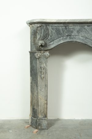 Extraordinair French Fireplace Mantel, Louis XIV Style.