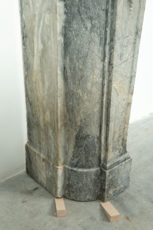 Extraordinair French Fireplace Mantel, Louis XIV Style.
