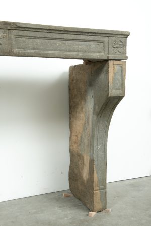 French Louis XVI Fireplace Mantel in Limestone